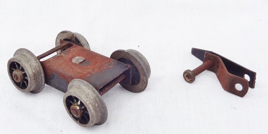 Bassett-Lowke 4 wheeled locomotive bogie, front