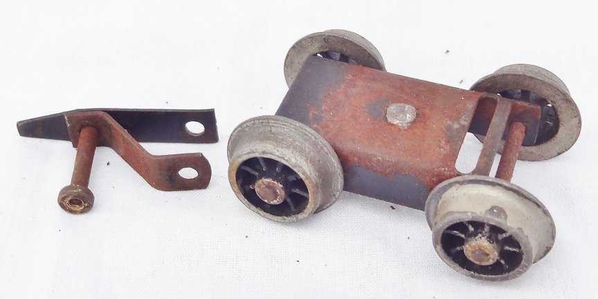 Bassett-Lowke 4 wheeled locomotive bogie, front