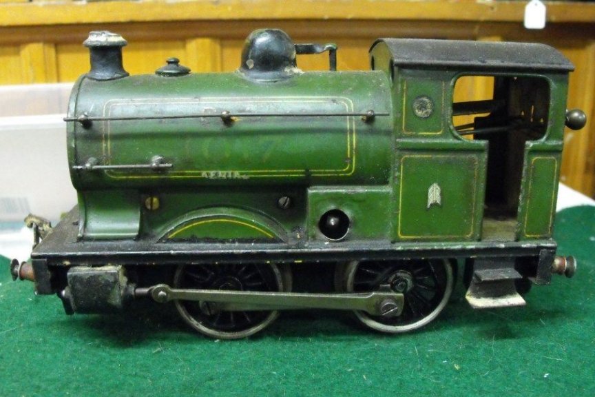 Carette for Bassett-Lowke clockwork 0-4-0 Peckett tank locomotive, GNR livery (LBSC?), number 1017, circa 1919