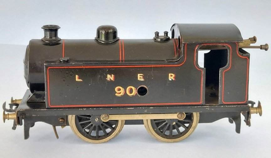 Bassett-Lowke clockwork 0-4-0 tank locomotive, LNER livery, number 90