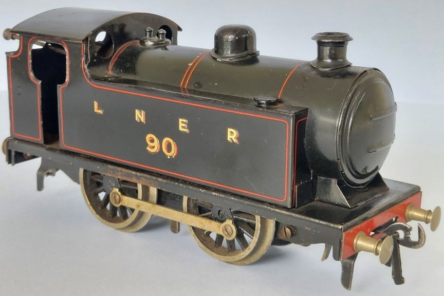Bassett-Lowke clockwork 0-4-0 tank locomotive, LNER livery, number 90