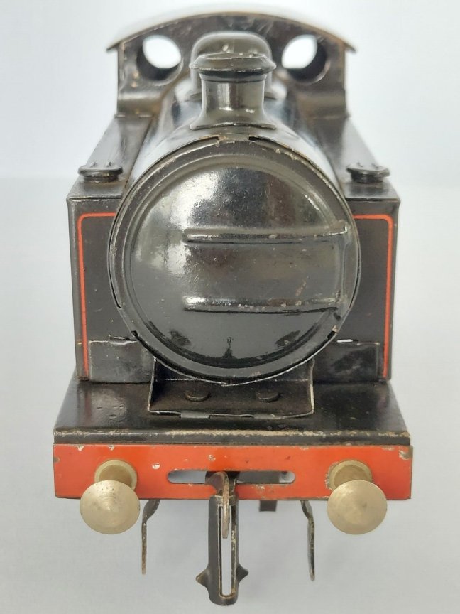 Bassett-Lowke clockwork 0-4-0 tank locomotive, LNER livery, number 90