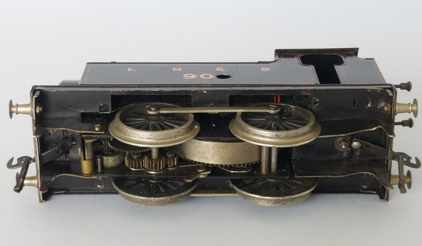 Bassett-Lowke clockwork 0-4-0 tank locomotive, LNER livery, number 90