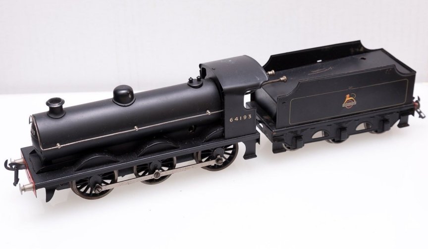 Bassett-Lowke clockwork Gresley J39 0-6-0 tender locomotive, BR livery, number 64193