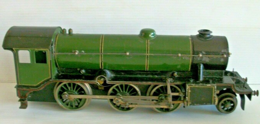 Bassett-Lowke clockwork LNER K3 2-6-0 tender locomotive number 33 (number on tender)