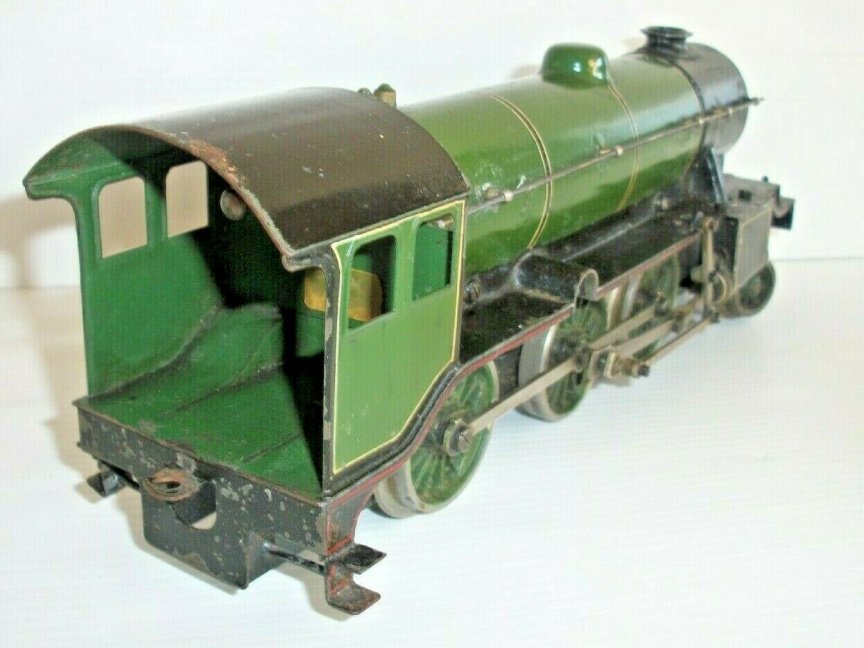 Bassett-Lowke clockwork LNER K3 2-6-0 tender locomotive number 33 (number on tender)