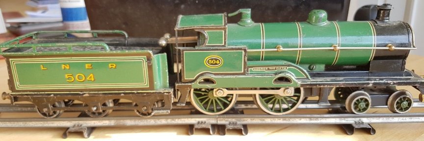 Bassett-Lowke clockwork LNER 4-4-0 tender locomotive George The Fifth, green, number 504, circa 1924-27