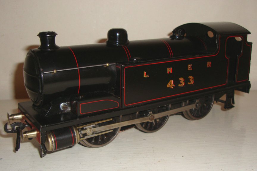 Bassett-Lowke electric 0-6-0 tank locomotive, LNER livery, number 433 (Repainted/numbered?)