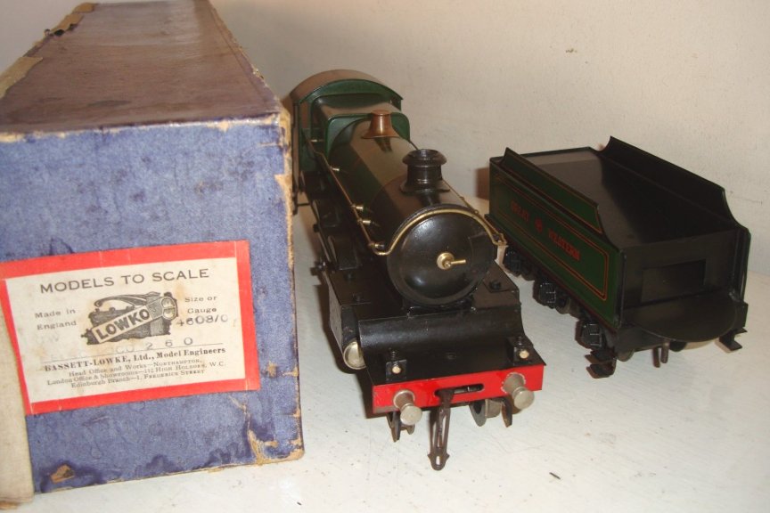 Bassett-Lowke electric GWR Mogul 2-6-0 tender locomotive number 4331, circa 1932