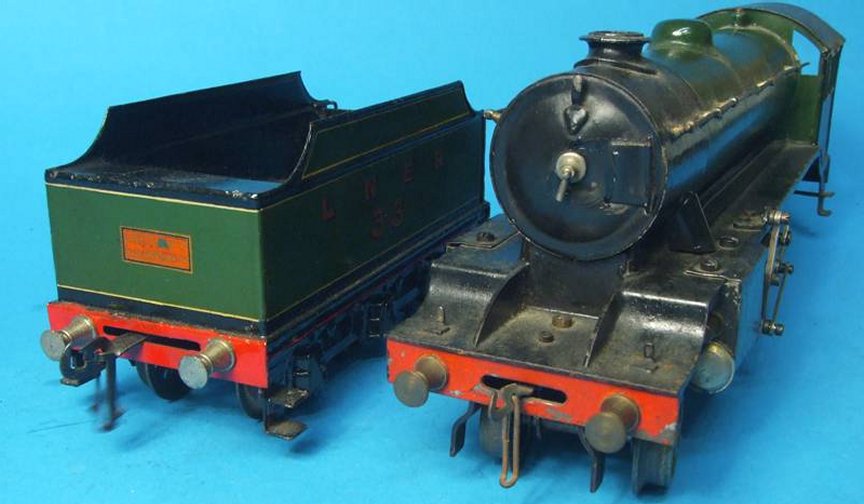 Bassett-Lowke electric LNER K3 2-6-0 tender locomotive number 33 (number on tender)