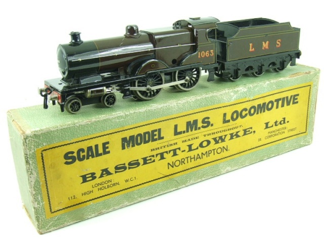 Bassett-Lowke electric LMS 4-4-0 tender locomotive Compound, maroon, number 1036, circa 1948-50