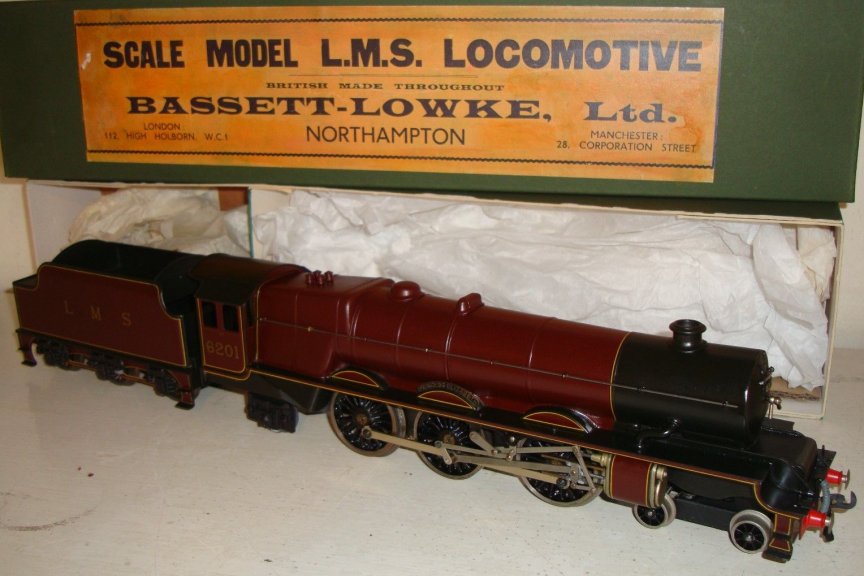 Bassett-Lowke electric LMS Princess Royal Class 4-6-2 tender locomotive Princess Elizabeth, number 6201, serif