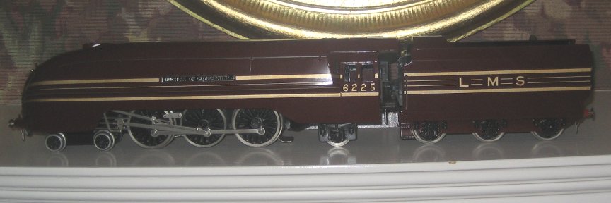 Bassett-Lowke electric LMS streamlined Coronation Class 4-6-2 tender locomotive Duchess of Gloucester, number 6225