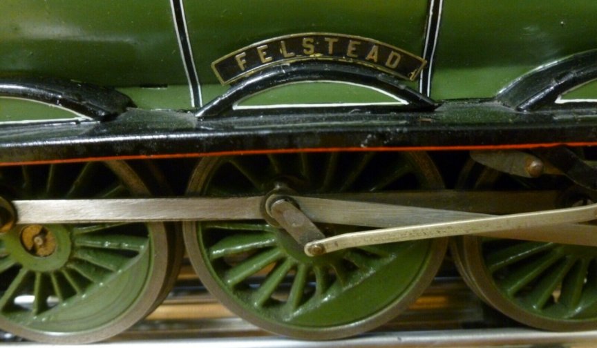 Bassett-Lowke electric LNER A3 Class 4-6-2 tender locomotive Felstead, green, number 2743