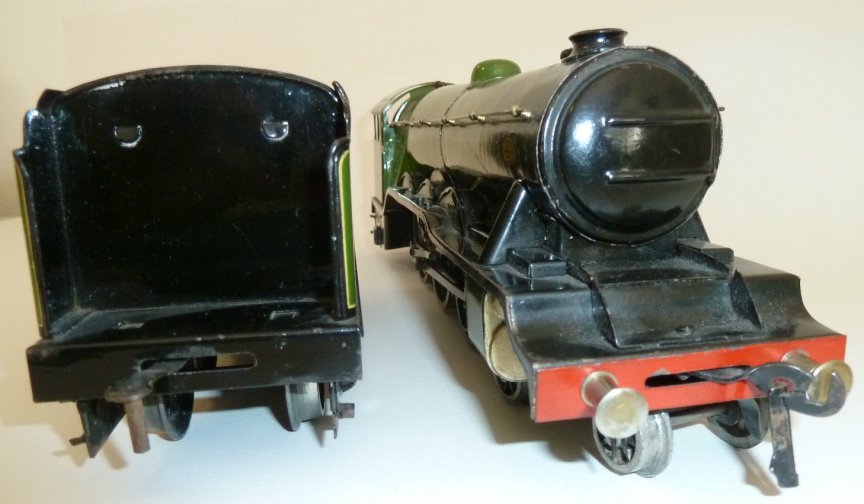 Bassett-Lowke electric LNER A1 Class 4-6-2 tender locomotive Flying Scotsman, green, number 4472